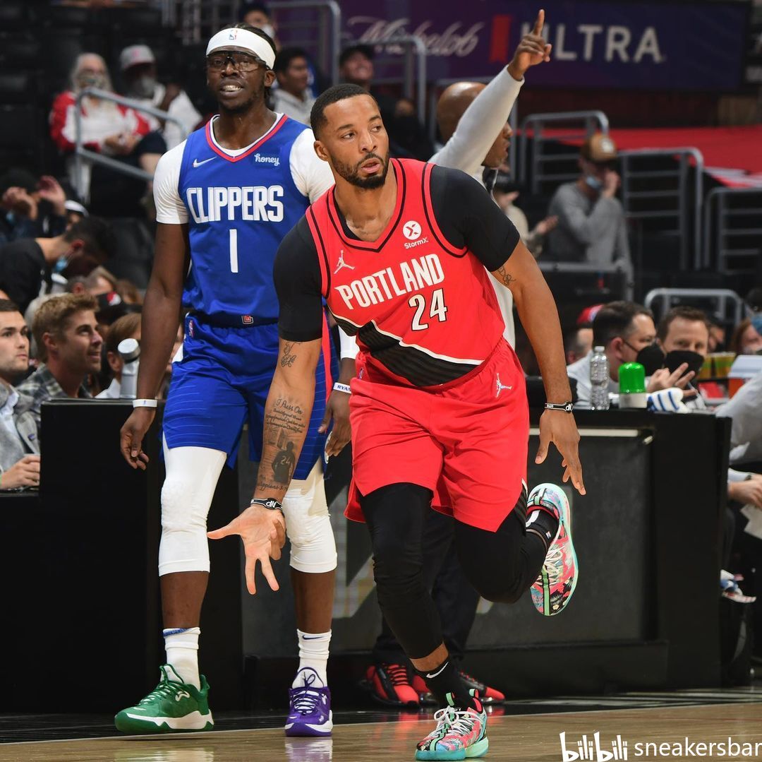 法用一套执 法用一套执